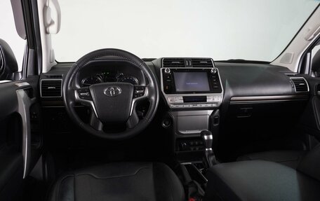 Toyota Land Cruiser Prado 150 рестайлинг 2, 2018 год, 5 589 000 рублей, 6 фотография