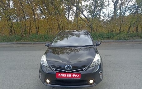 Toyota Prius Alpha I (ZVW40/41), 2011 год, 1 380 000 рублей, 2 фотография