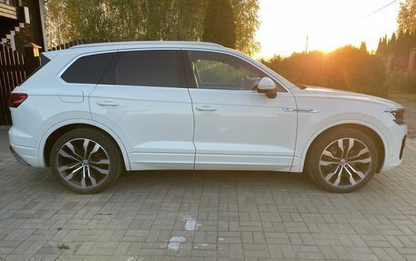 Volkswagen Touareg III, 2019 год, 5 990 000 рублей, 4 фотография