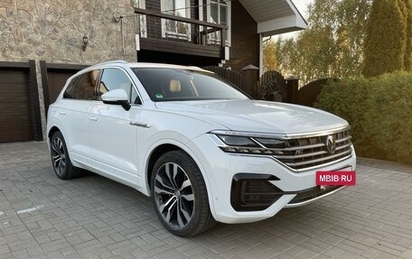 Volkswagen Touareg III, 2019 год, 5 990 000 рублей, 3 фотография