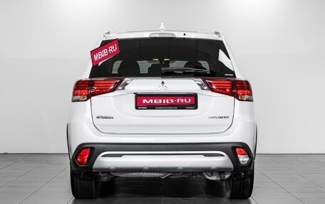 Mitsubishi Outlander III рестайлинг 3, 2019 год, 2 644 000 рублей, 4 фотография