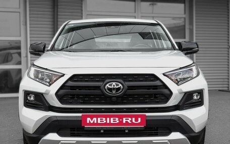 Toyota RAV4, 2024 год, 4 870 000 рублей, 2 фотография