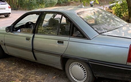 Opel Omega A, 1988 год, 130 000 рублей, 2 фотография