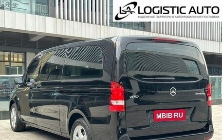 Mercedes-Benz Vito, 2019 год, 4 000 000 рублей, 3 фотография