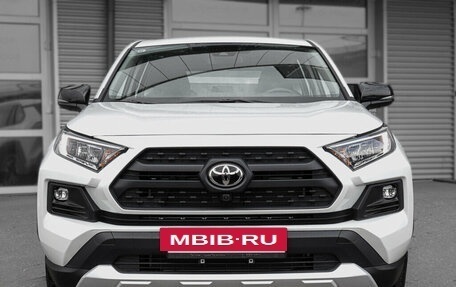 Toyota RAV4, 2024 год, 4 870 000 рублей, 2 фотография