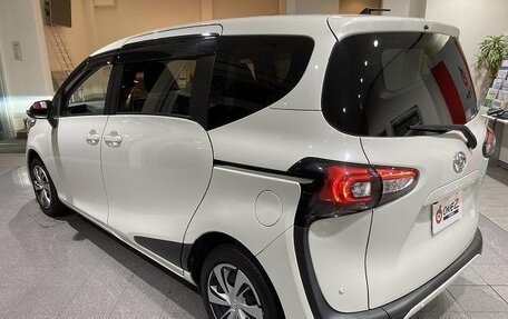 Toyota Sienta II, 2021 год, 1 305 000 рублей, 6 фотография