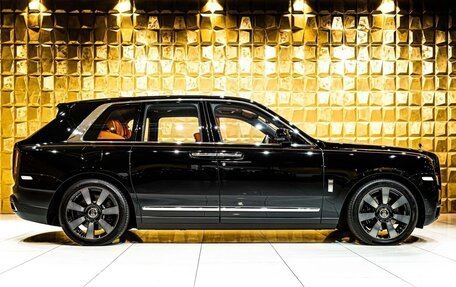 Rolls-Royce Cullinan, 2024 год, 67 700 000 рублей, 7 фотография