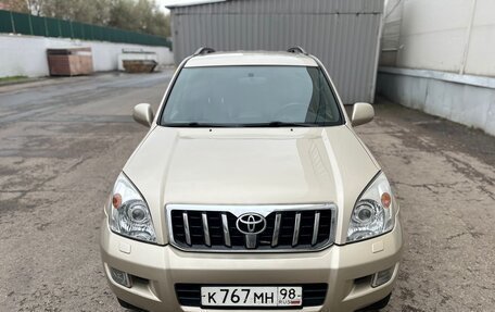 Toyota Land Cruiser Prado 120 рестайлинг, 2005 год, 1 945 000 рублей, 1 фотография