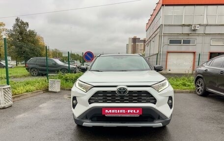 Toyota RAV4, 2019 год, 4 000 000 рублей, 15 фотография