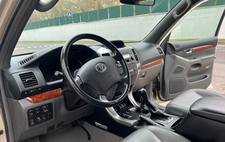 Toyota Land Cruiser Prado 120 рестайлинг, 2005 год, 1 945 000 рублей, 18 фотография