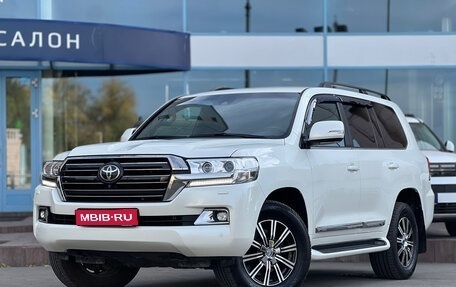 Toyota Land Cruiser 200, 2016 год, 7 390 000 рублей, 1 фотография