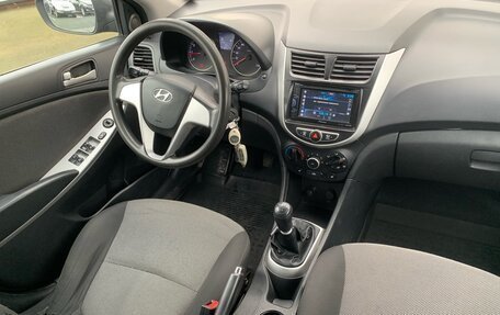 Hyundai Solaris II рестайлинг, 2011 год, 640 000 рублей, 10 фотография