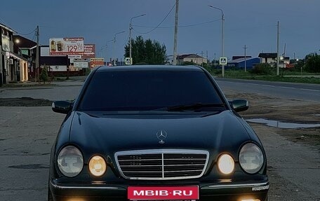 Mercedes-Benz E-Класс, 2000 год, 800 000 рублей, 1 фотография