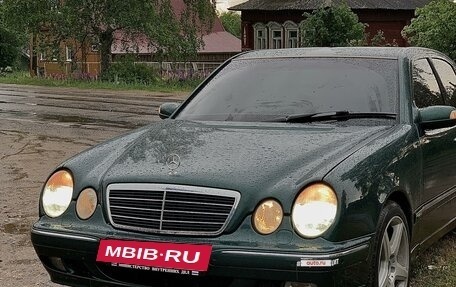 Mercedes-Benz E-Класс, 2000 год, 800 000 рублей, 2 фотография