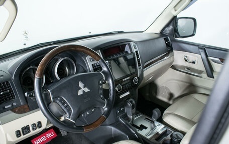 Mitsubishi Pajero IV, 2019 год, 4 250 000 рублей, 13 фотография