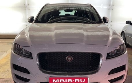 Jaguar F-Pace, 2018 год, 4 100 000 рублей, 3 фотография