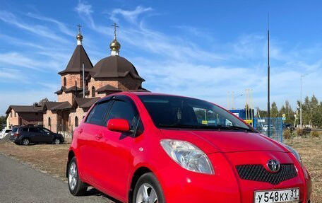 Toyota Yaris III рестайлинг, 2007 год, 745 000 рублей, 1 фотография