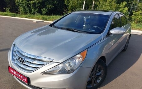 Hyundai Sonata VI, 2013 год, 1 270 000 рублей, 1 фотография