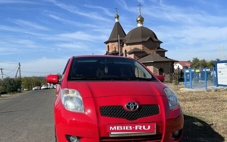 Toyota Yaris III рестайлинг, 2007 год, 745 000 рублей, 3 фотография