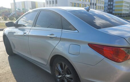 Hyundai Sonata VI, 2013 год, 1 270 000 рублей, 4 фотография