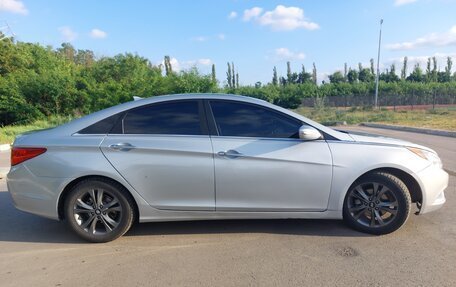 Hyundai Sonata VI, 2013 год, 1 270 000 рублей, 8 фотография