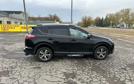 Toyota RAV4, 2017 год, 2 390 000 рублей, 8 фотография