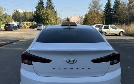 Hyundai Elantra VI рестайлинг, 2019 год, 1 350 000 рублей, 4 фотография