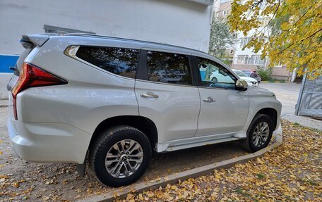 Mitsubishi Pajero Sport III рестайлинг, 2020 год, 3 780 000 рублей, 6 фотография