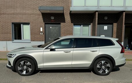 Volvo V60 II, 2020 год, 3 975 000 рублей, 4 фотография