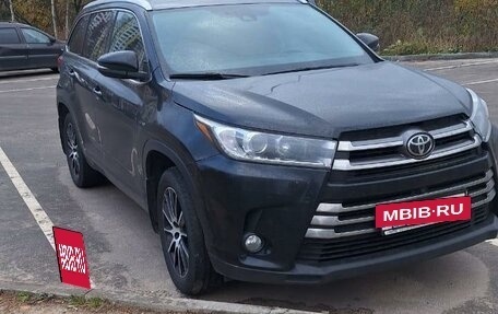 Toyota Highlander III, 2019 год, 3 800 000 рублей, 2 фотография