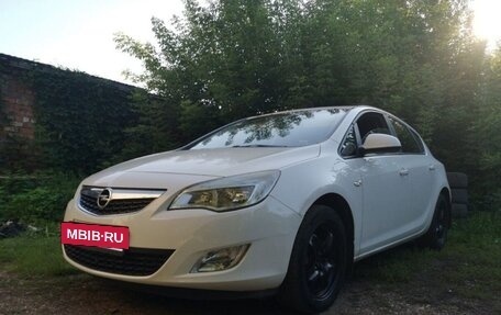 Opel Astra J, 2011 год, 750 000 рублей, 4 фотография