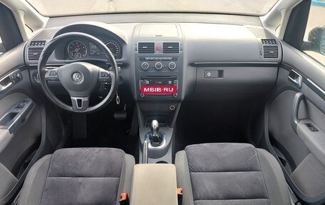 Volkswagen Touran III, 2012 год, 1 100 000 рублей, 20 фотография