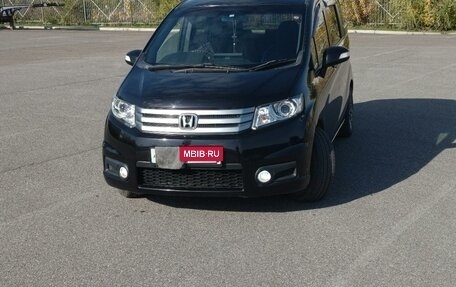 Honda Freed I, 2012 год, 1 200 000 рублей, 16 фотография