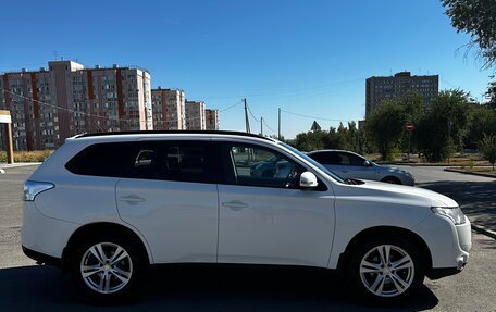 Mitsubishi Outlander III рестайлинг 3, 2013 год, 1 750 000 рублей, 6 фотография