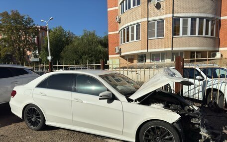 Mercedes-Benz E-Класс, 2015 год, 1 750 000 рублей, 3 фотография