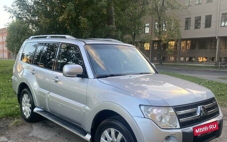 Mitsubishi Pajero IV, 2008 год, 1 799 999 рублей, 2 фотография