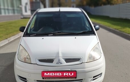 Mitsubishi Colt VI рестайлинг, 2002 год, 435 000 рублей, 2 фотография