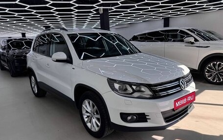 Volkswagen Tiguan I, 2015 год, 1 800 000 рублей, 1 фотография