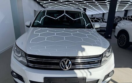 Volkswagen Tiguan I, 2015 год, 1 800 000 рублей, 2 фотография