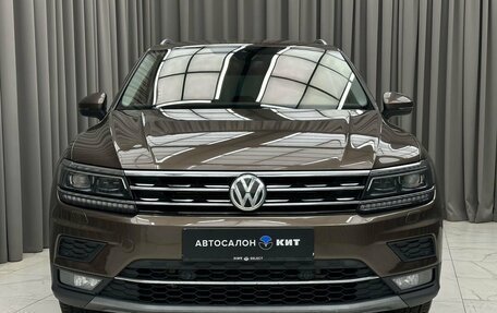 Volkswagen Tiguan II, 2018 год, 2 990 000 рублей, 2 фотография