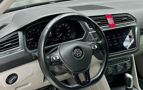 Volkswagen Tiguan II, 2018 год, 2 990 000 рублей, 10 фотография