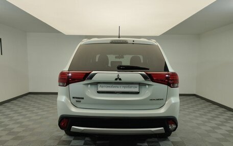 Mitsubishi Outlander III рестайлинг 3, 2015 год, 1 797 000 рублей, 5 фотография