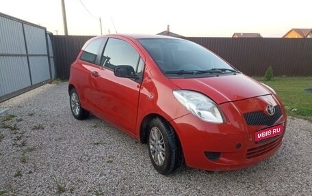 Toyota Yaris III рестайлинг, 2007 год, 370 000 рублей, 1 фотография