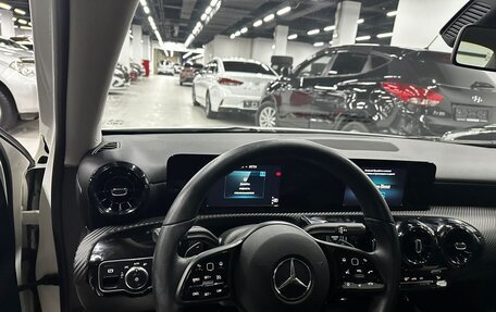 Mercedes-Benz A-Класс, 2019 год, 3 400 000 рублей, 5 фотография