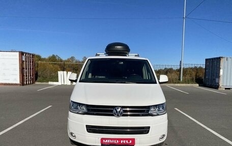 Volkswagen Multivan T5, 2015 год, 2 785 000 рублей, 2 фотография