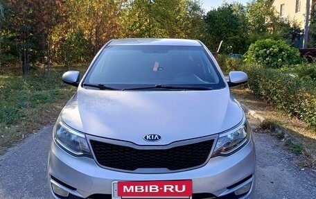 KIA Rio III рестайлинг, 2016 год, 1 050 000 рублей, 2 фотография