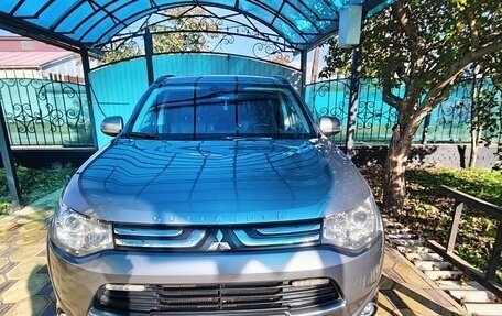 Mitsubishi Outlander III рестайлинг 3, 2012 год, 1 610 000 рублей, 4 фотография