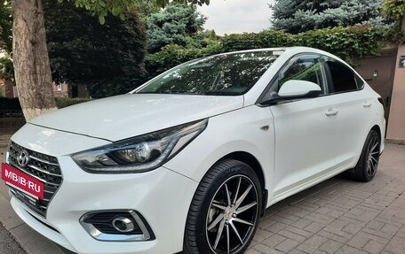 Hyundai Solaris II рестайлинг, 2017 год, 1 160 000 рублей, 3 фотография