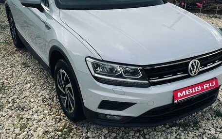 Volkswagen Tiguan II, 2018 год, 2 500 000 рублей, 15 фотография