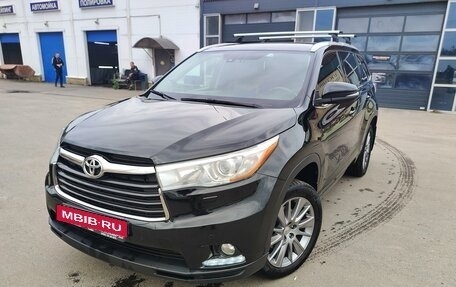 Toyota Highlander III, 2014 год, 3 350 000 рублей, 2 фотография